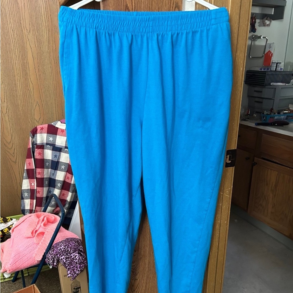 Women’s Casual Pants. Beautiful turquoise color. Never worn.